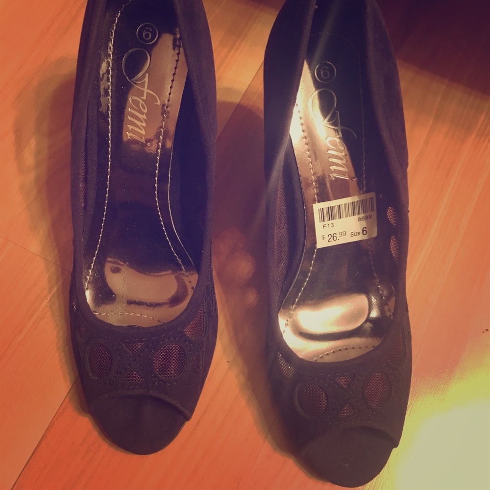 Femi shoes size 6 all manmade materials
